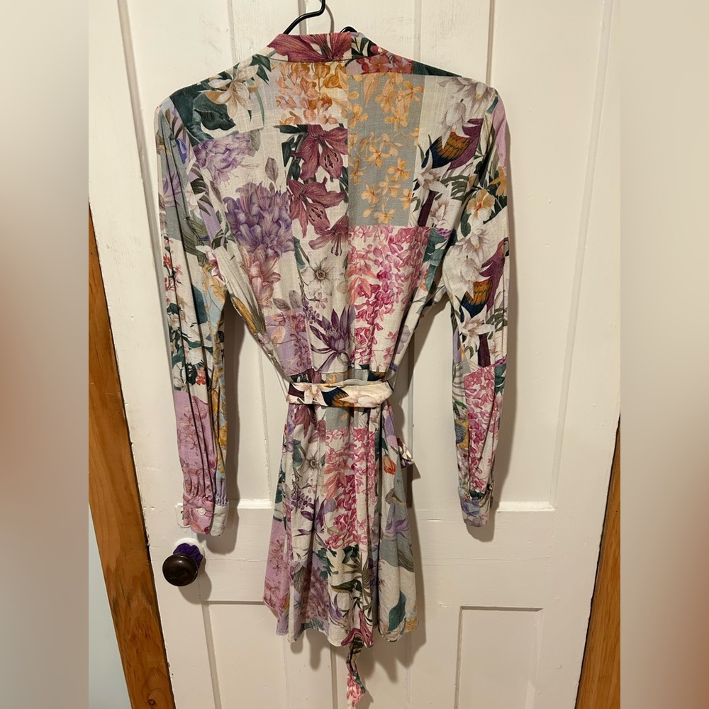 Zara shirt dress in EUC. Size small in a beautiful pattern.